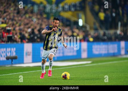 Mauricio Isla von Fenerbahce SK während des Fenerbahçe gegen Galatasaray am 23. Februar 2020 im ?üklü Saraco?lu Stadion, Istanbul, Türkei. (Foto von Ulrik Pedersen/NurPhoto) Stockfoto