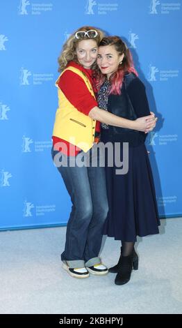 Die französischen Schauspielerinnen Corinne Masiero und Blanche Gardin posieren am 24. Februar 2020 beim Fotoanruf „Delete History“ (Effacer L'historique) während des Berlinale International Film Festival 70. im Grand Hyatt in Berlin. (Foto von Dominika Zarzycka/NurPhoto) Stockfoto