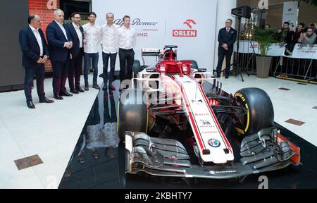 Frederic Vasseur,Jacek Sasin,Daniel Obajtek,Antonio Giovinazzi,Robert Kubica,Kimi Räikkönen während der Präsentation des Alfa Romeo Racing Orlen Teams am Medientag des F1 Teams in Warschau, Polen, am 24. Februar 2020. (Foto von Foto Olimpik/NurPhoto) Stockfoto