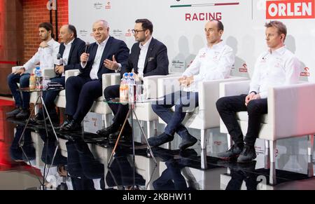 Antonio Giovinazzi,Frederic Vasseur,Jacek Sasin,Daniel Obajtek,Robert Kubica,Kimi Räikkönen während der Präsentation des Alfa Romeo Racing Orlen Teams am Medientag des F1 Teams in Warschau, Polen, am 24. Februar 2020. (Foto von Foto Olimpik/NurPhoto) Stockfoto