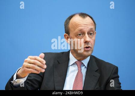 Der deutsche Politiker Friedrich Merz gibt seine Kandidatur zur Führung der Christlich Demokratischen Partei Deutschlands auf der Bundespressekonferenz in Berlin am 25. Februar 2020 bekannt. (Foto von Emmanuele Contini/NurPhoto) Stockfoto