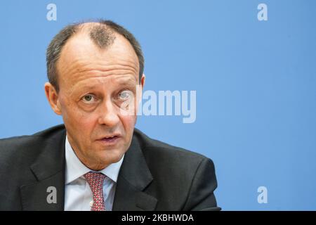 Der deutsche Politiker Friedrich Merz gibt seine Kandidatur zur Führung der Christlich Demokratischen Partei Deutschlands auf der Bundespressekonferenz in Berlin am 25. Februar 2020 bekannt. (Foto von Emmanuele Contini/NurPhoto) Stockfoto