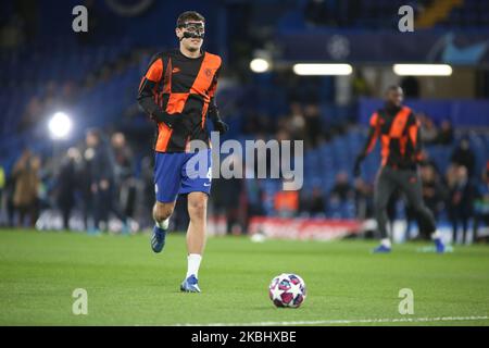 Andreas Christensen (Chelsea) kontrolliert den Ball während des UEFA Champions League 1/8 Playoff-Finalspiels 2019/20 zwischen dem FC Chelsea (England) und Bayern München (Deutschland) an der Stamford Bridge. (Foto von Federico Guerra Moran/NurPhoto) Stockfoto