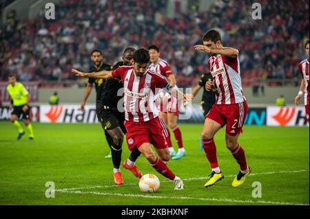 Athen, Lombardei, Griechenland. 3.. November 2022. ANDREAS BOUCHALAKIS von Olympiacos FC während des UEFA Europa League-Gruppenspiel zwischen Olympiacos FC und FC Nantes am 3. November 2022 im Karaiskakis-Stadion in Athen, Griechenland. (Bild: © Stefanos Kyriazis/ZUMA Press Wire) Stockfoto