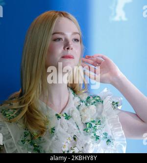 DIE US-Schauspielerin Elle Fanning posiert beim Fotoanruf „The Road Not taken“ während der Berlinale 70. am 26. Februar 2020 im Grand Hyatt in Berlin. (Foto von Dominika Zarzycka/NurPhoto) Stockfoto
