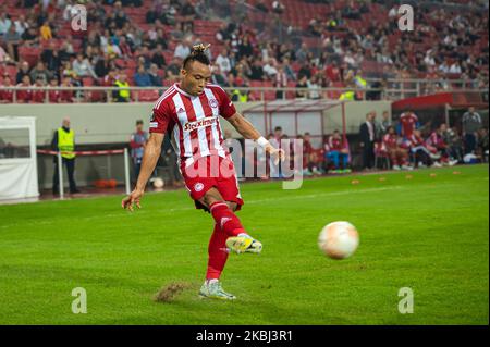 Athen, Griechenland. 03.. November 2022. PIERRE Kunde WALONG von Olympiacos FC während des UEFA Europa League Group G-Spiels zwischen Olympiacos FC und FC Nantes im Karaiskakis-Stadion am 3. November 2022 in Athen, Griechenland. Kredit: Unabhängige Fotoagentur/Alamy Live Nachrichten Stockfoto