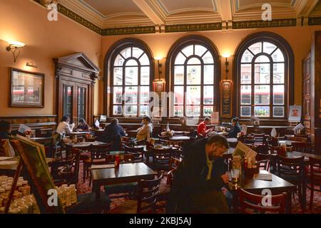 Innenansicht des Lord Moon of the Mall, einem traditionellen Pub im Zentrum von London. Am Samstag, den 25. Januar 2020, in London, Großbritannien. (Foto von Artur Widak/NurPhoto) Stockfoto