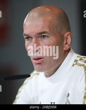 Der französische Trainer Zinedine Zidane von Real Madrid hält am 29. Februar 2020 am Vorabend des Fußballspiels der spanischen Liga zwischen Real Madrid und Barcelona eine Pressekonferenz auf dem Trainingsgelände des Clubs in Valdebebas in den Außenbezirken von Madrid ab. (Foto von Raddad Jebarah/NurPhoto) Stockfoto