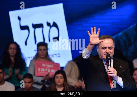 Der israelische Außenminister, Israel Katz, spricht vor der Ankunft von Premierminister Benjamin Netanjahu bei einer Likud-Parteiversammlung in Ramat Gan, vor den bevorstehenden Wahlen, am 2.. März. Am Samstag, den 29. Februar 2020, in Ramat Gan, Tel Aviv, Israel. (Foto von Artur Widak/NurPhoto) Stockfoto