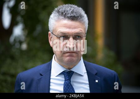 Lothar Wieler, Präsident des Robert Koch-Instituts, kommt zu einer Pressekonferenz, um am 2. März 2020 auf der Bundespressekonferenz in Berlin über die Ausbreitung des Coronavirus zu informieren. (Foto von Emmanuele Contini/NurPhoto) Stockfoto