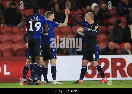 Ryan Yates von Nottingham Forest feiert mit Ben Watson, nachdem er am Montag, 2.. März 2020, im Riverside Stadium, Middlesbrough, beim Sky Bet Championship-Spiel zwischen Middlesbrough und Nottingham Forest ihr erstes Tor erzielt hat. (Foto von Mark Fletcher/MI News/NurPhoto) Stockfoto