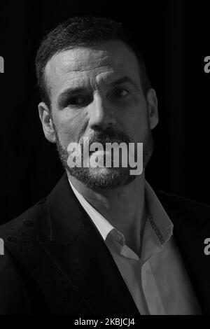 (ANMERKUNG DES HERAUSGEBERS: Bild wurde in Schwarzweiß konvertiert) Daniel Grao nimmt am 3. März 2020 an der Cocktailparty des Málaga Film Festivals 23. im Circulo de las Artes in Madrid, Spanien, Teil (Foto: Carlos Dafonte/NurPhoto) Stockfoto