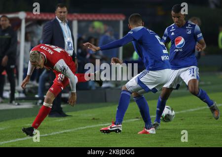 Diego Valdes von Independiente Santa Fe, Juan Pablo Vargas und Omar Bertel kämpfen im Rahmen der Liga BetPlay im Estadio El Campin am 03. März 2020 in Bogota, Kolumbien, gegen den Ball im Spiel zwischen Millonarios und Independiente Santa Fe. (Foto von Daniel Garzon Herazo/NurPhoto) Stockfoto