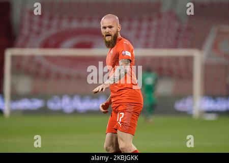 Aron Gunnarsson von Al Arabi beim QNB Stars League Spiel gegen Al Khor im Grand Hamad Stadion am 6 2020. März in Doha, Katar. (Foto von Simon Holmes/NurPhoto) Stockfoto