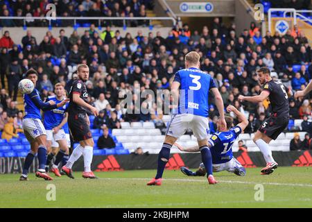 Matt Miazga von Reading schießt am Samstag, dem 7.. März 2020, beim Sky Bet Championship-Spiel zwischen Birmingham City und Reading in St. Andrews, Birmingham, das erste Tor seiner Seite. (Foto von Leila Coker/MI News/NurPhoto) Stockfoto