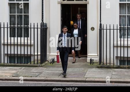 Schatzkanzler Rishi Sunak verlässt die Downing Street 11 im Zentrum von London, um die Frühjahrserklärung am 11. März 2020 im Unterhaus in London, England, bekannt zu geben. (Foto von Wiktor Szymanowicz/NurPhoto) Stockfoto