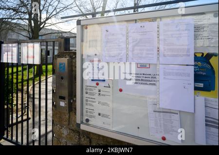 Das Kolleg Pierre Brossolette von Bruz (Ille-et-Vilaine, Frankreich) wurde durch ein präfekturelles Dekret geschlossen, nachdem in der Grundschule von Vert-Buisson de Bruz eine Kontamination durch Coronavirus/Covid-19 festgestellt worden war. Foto aufgenommen am 12. März 2020. (Foto von Estelle Ruiz/NurPhoto) Stockfoto