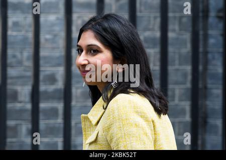 Die Generalanwältin Suella Braverman kommt in der Downing Street im Zentrum von London an, um an einer Kabinettssitzung am 17. März 2020 in London, England, teilzunehmen. (Foto von Wiktor Szymanowicz/NurPhoto) Stockfoto