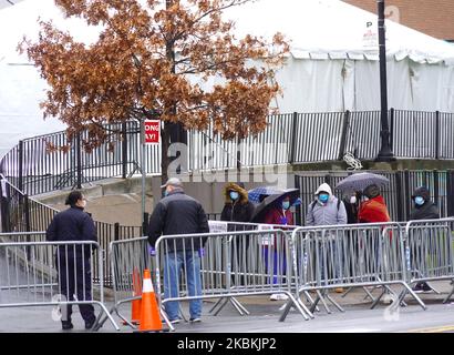 Das Äußere des Coronavirus-Zeltes des Elmhurst Hospitals, das am 25.. März 2020 in New York als „Zentrum der Coronavirus-Krise“ bezeichnet wurde. (Foto von Selcuk Acar/NurPhoto) Stockfoto