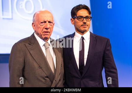 Pier Silvio Berlusconi (R), Executive Vice President und CEO von Mediaset, und Fedele Confalonieri (L), Präsident von Mediaset, während einer Hauptversammlung am 27. Juni 2018 am Hauptsitz von Mediaset im Norden Mailands. (Foto von Mairo Cinquetti/NurPhoto) Stockfoto