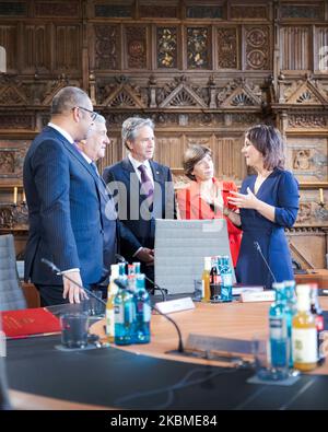 (L-R) James Cleverly, Staatssekretär für auswärtige Angelegenheiten, Commonwealth und Entwicklung des Vereinigten Königreichs von Großbritannien und Nordirland, Antonio Tajani, Staatssekretär für Italien, Antony Blinken, Staatssekretär für die Vereinigten Staaten von Amerika, Catherine Colonna, Staatssekretärin für Frankreich, Und Annalena Baerbock, Staatssekretärin für Deutschland, während einer Arbeitssitzung beim Treffen der G7 Außenminister am 4.. November 2022 in Münster. Stockfoto