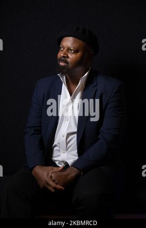 Ben Okri, nigrobritischer Dichter und Romanautor, gilt als einer der führenden afrikanischen Autoren der Postmoderne und Gewinner des Booker-Preises. Stockfoto