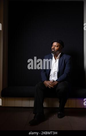 Ben Okri, nigrobritischer Dichter und Romanautor, gilt als einer der führenden afrikanischen Autoren der Postmoderne und Gewinner des Booker-Preises. Stockfoto