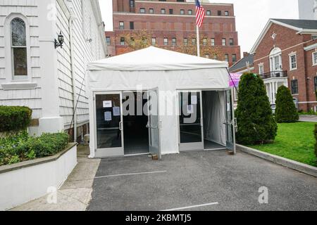 Ein Blick auf die First Presbyterian Church, die während der Coronavirus-Pandemie am 23. April 2020 eine Covid-19-Testklinik in Jamaika, Queens, New York, USA, eröffnete. (Foto von John Nacion/NurPhoto) Stockfoto