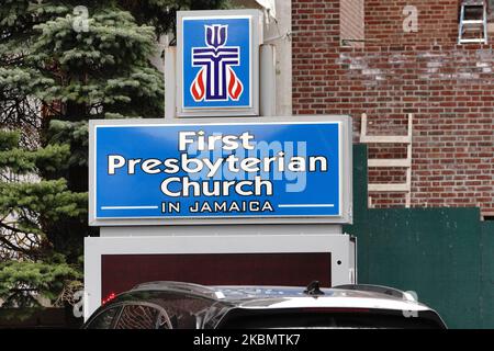 Ein Blick auf die First Presbyterian Church, die während der Coronavirus-Pandemie am 23. April 2020 eine Covid-19-Testklinik in Jamaika, Queens, New York, USA, eröffnete. (Foto von John Nacion/NurPhoto) Stockfoto