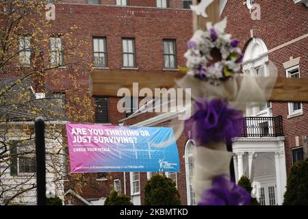 Ein Blick auf die First Presbyterian Church, die während der Coronavirus-Pandemie am 23. April 2020 eine Covid-19-Testklinik in Jamaika, Queens, New York, USA, eröffnete. (Foto von John Nacion/NurPhoto) Stockfoto