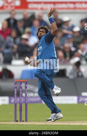 Lasith Malinga von Sri Lanka beim Bowling während der 2. ODI zwischen England und Sri Lanka am Emirates Riverside, Chester le Street am Sonntag, 25h. Mai 2014 (Foto: Mark Fletcher/MI News/NurPhoto) Stockfoto