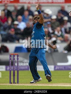 Lasith Malinga von Sri Lanka beim Bowling während der 2. ODI zwischen England und Sri Lanka am Emirates Riverside, Chester le Street am Sonntag, 25h. Mai 2014 (Foto: Mark Fletcher/MI News/NurPhoto) Stockfoto