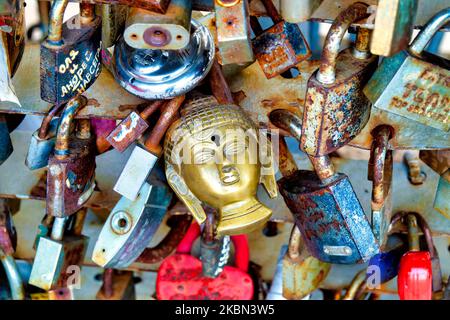 Buddha-förmige Liebesschleuse auf das „Liebesherz von Odessa“, Odessa, Ukraine Stockfoto