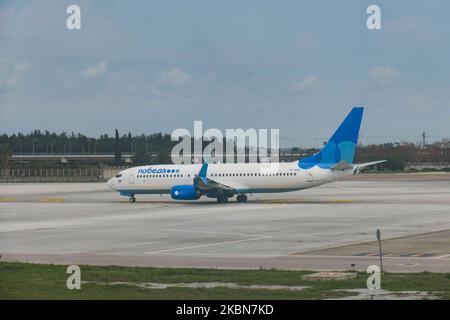 Pobeda Airlines LCC Boeing 737-800-Verkehrsflugzeug auf dem Asphalt des Antalya International Airport AYT LTAI in der Türkei. Pobeda PBD DP ist eine russische Billigfluggesellschaft, die sich im Besitz von Aeroflot, der russischen Flaggenträger, befindet. Die Boeing B737NG verfügt über die Zulassung VP-BQM und wird von 2x CFMI-Triebwerken angetrieben. Antalya ist der größte internationale Badeort der Türkei und liegt an der türkischen Riviera, die jedes Jahr von Millionen von Touristen besucht wird. 12. April 2020 (Foto von Nicolas Economou/NurPhoto) Stockfoto