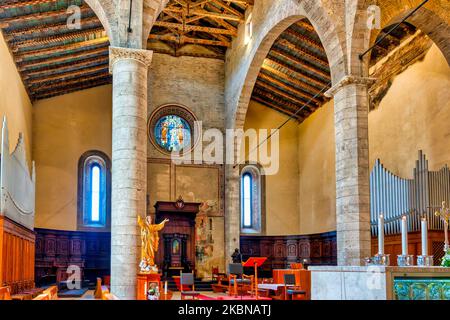 Innenraum der Kathedrale, Teramo Italien Stockfoto