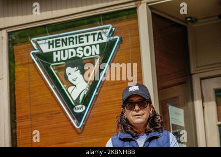 Ein Blick auf Henrietta Hudson in New York City, USA, während der Coronavirus-Pandemie am 9. Mai 2020 in New York City. COVID-19 hat sich in den meisten Ländern der Welt verbreitet und forderte über 270.000 Menschenleben mit über 3,9 Millionen gemeldeten Infektionen. Henrietta Hudson, die längste Bar des Landes für queere Frauen, bittet um finanzielle Hilfe von der LGBTQ-Gemeinschaft, nachdem die Anträge auf staatliche Hilfe unbeantwortet geblieben sind. (Foto von John Nacion/NurPhoto) Stockfoto