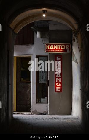 Ein offenes Exchange Office im Zentrum von Krakau. Am Montag, den 11. Mai 2020, in Krakau, Polen. (Foto von Artur Widak/NurPhoto) Stockfoto