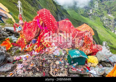 Juli 14. 2022, Himachal Pradesh Indien. Göttin Kali, ein Hindu-Gottheitsanbetungsort an der Spitze von Kali. Shrikhand Mahadev Kailash Yatra im Himalaya. Stockfoto