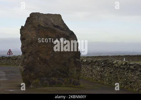 Eine allgemeine Ansicht der Grenze zwischen England und Schottland in Carter Bar, Northumberland, Großbritannien, am 12. Mai 2020. (Foto von Tom Collins/MI News/NurPhoto) Stockfoto