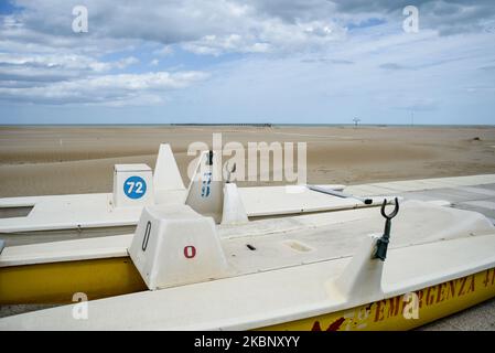 Eine der Badeanstalten an der Riviera Romagnola, die aufgrund des Coronavirus-Notfalls immer noch geschlossen ist. Rimini, Italien, 15. Mai 2020. (Foto von Andrea Savorani Neri/NurPhoto) Stockfoto