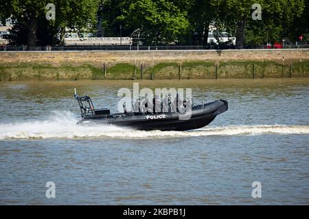 © 2022 John Angerson. Marine Policing Unit (MPU) - eine bewaffnete Polizeieinheit in Boot River Thames, Greenwich, London. Stockfoto