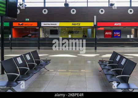 Am 29. Mai 2020 sind DIE Autovermietungsstände VON SIXT , Hertz und Avis am Flughafen Lech Walesa in Danzig, Polen, zu sehen (Foto: Michal Fludra/NurPhoto) Stockfoto