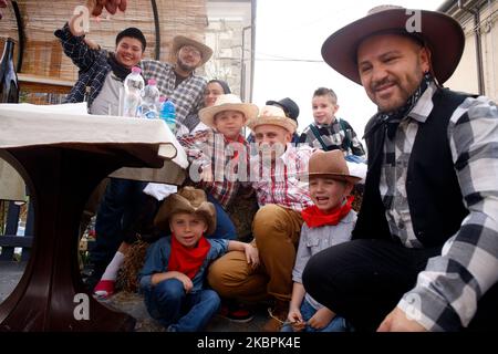 Italien Emilia Romagna Novafeltria: Festa della vendemmia e dei frutti d'autunno Foto von gruppo con vestiti da contadini: Weinlese und Herbstfest. Gruppenfoto mit Bauernkleidung Stockfoto