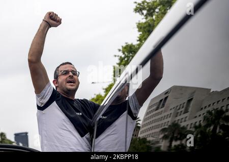 Arbeiter und Verwandte der NISSAN-Firma blockieren die Avinguda Diagonal in Barcelona mit ihren Fahrzeugen und versammeln sich am 4. Juni 2020 vor dem japanischen Konsulat und der Anwaltskanzlei Garrigues, die für die Verteidigung des japanischen Autokonzerns verantwortlich ist, in Barcelona, Spanien. (Foto von Albert Llop/NurPhoto) Stockfoto