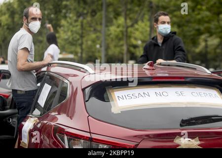 Arbeiter und Verwandte der NISSAN-Firma blockieren die Avinguda Diagonal in Barcelona mit ihren Fahrzeugen und versammeln sich am 4. Juni 2020 vor dem japanischen Konsulat und der Anwaltskanzlei Garrigues, die für die Verteidigung des japanischen Autokonzerns verantwortlich ist, in Barcelona, Spanien. (Foto von Albert Llop/NurPhoto) Stockfoto