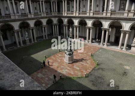 (NUR ZUR VERWENDUNG IN REDAKTIONELLEN NACHRICHTEN - AUSSCHLIESSLICH KEINE KOMMERZIELLE ODER KOMMERZIELLE NUTZUNG) Ansicht der Pinacoteca di Brera am 09. Juni 2020 in Mailand, Italien. Wiedereröffnung der Pinacoteca di Brera für die Öffentlichkeit nach der Zwangsschließung für den Coronavirus-Notfall. Freier Eintritt bis Herbst 2020 nach Anmeldung und Zeitbuchung. (Foto von Mairo Cinquetti/NurPhoto) Stockfoto