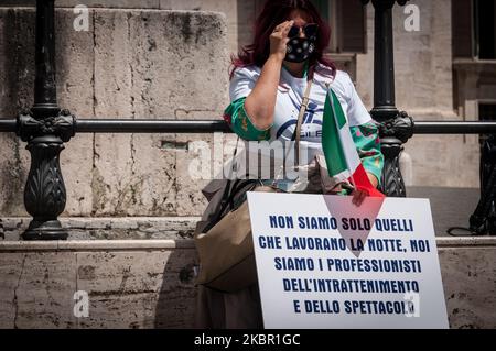 Silb Fipe, ein Handelsverband der Diskotheken, demonstrierte am 10. Juni 2020 vor Montecitorio, Rom, Italien, mit einem Flash Mob der Manager der Diskotheken "Stille macht Lärm", um die Regierung zu bitten, die Aktivitäten in den Clubs wieder aufzunehmen. (Foto von Andrea Ronchini/NurPhoto) Stockfoto