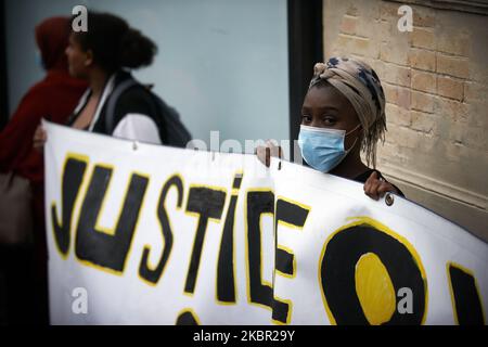 Mehrere Organisationen und Kollektive riefen zu einer Versammlung auf, um Georges Floyd, der von der Polizei in Minneapolis (USA) getötet wurde, und Adama Traoré, der vor vier Jahren von der französischen Polizei getötet wurde, zu würdigen und gegen die Brutalität der Polizei zu protestieren. Sie wurden durch Ersticken getötet. Mehrere tausend Menschen versammelten sich in Toulouse unter den Mottos „Black Lives Matter“, „I Can't Breathe“ und „No Justice, No Peace“. Toulouse. Frankreich. Juni 10. 2020. (Foto von Alain Pitton/NurPhoto) Stockfoto