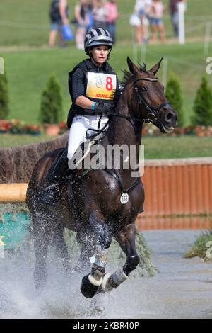 ARCHIVFOTO: Die Reiterin Bettina Hoy feiert am 7. November 2022 ihren 60.. Geburtstag, Bettina HOY (GER) am Designer 10 im Wasser. Action, Hindernis auf dem Rolex Complex. 11. Platz. CHIO Aachen 2018, C1C, DHL-Preis, Vielseitigkeitsprüfung, Teilprüfung, CICO 3*, 21. Juli 2018 in Aachen. Â Stockfoto