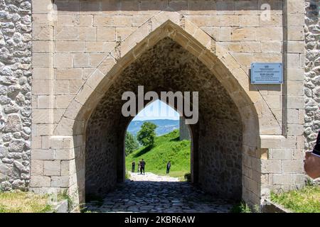 Ganja-Tor der Festung Shusha. Berg-Karabach - Aserbaidschan: 1. Juni 2022. Stockfoto